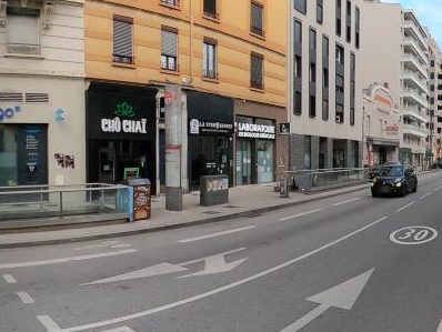 Vue de la rue à l’adresse de Chô chaï