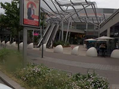 Vue de la rue à l’adresse de B-Chef