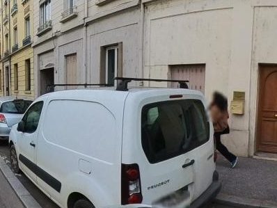 Vue de la rue à l’adresse de Yalla Eat