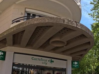 Vue de la rue à l’adresse de Carrefour City