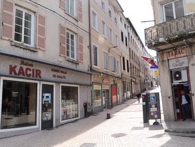 Vue de la rue à l’adresse de Kacir