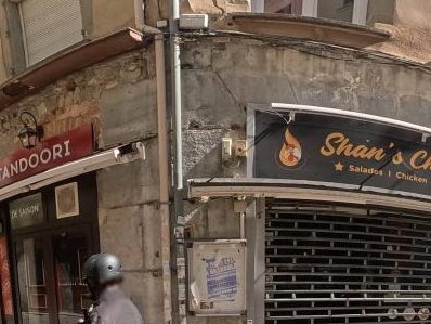 Vue de la rue à l’adresse de Shan's Chicken