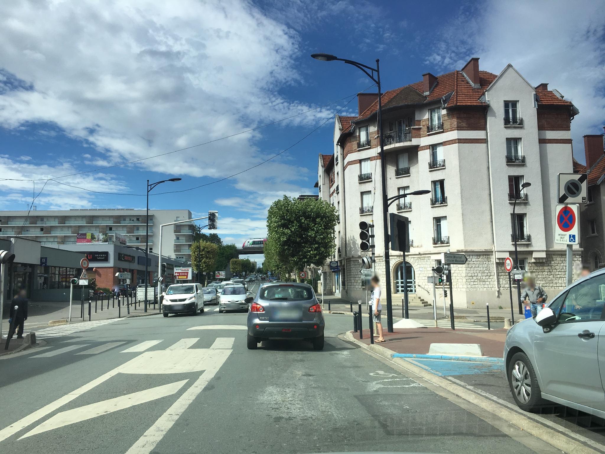 Vue de la rue à l’adresse de Chicken Spot
