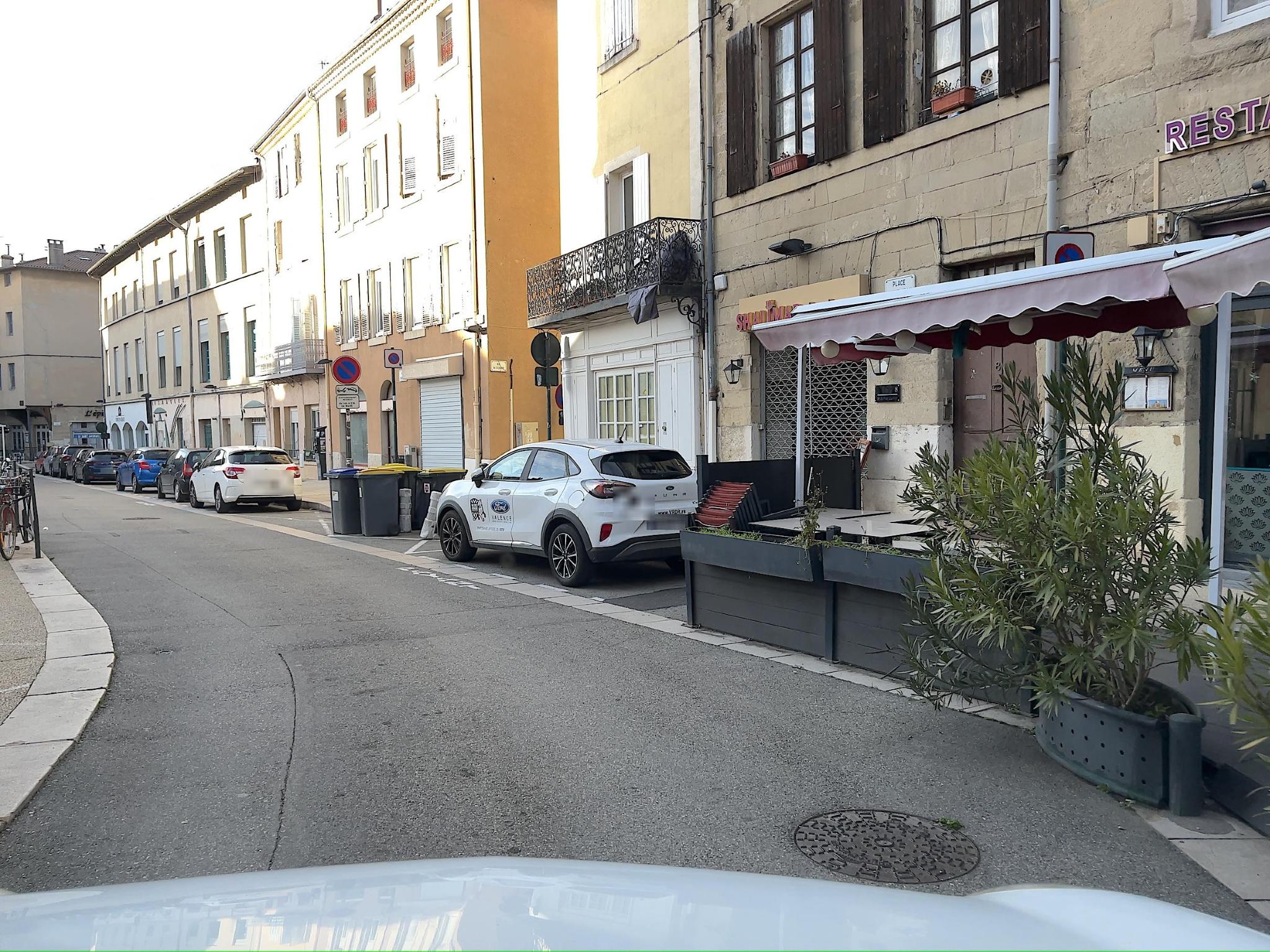 Vue de la rue à l’adresse de Le Shalimar