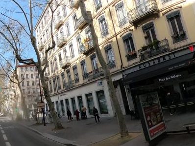 Vue de la rue à l’adresse de Kusadasi 2