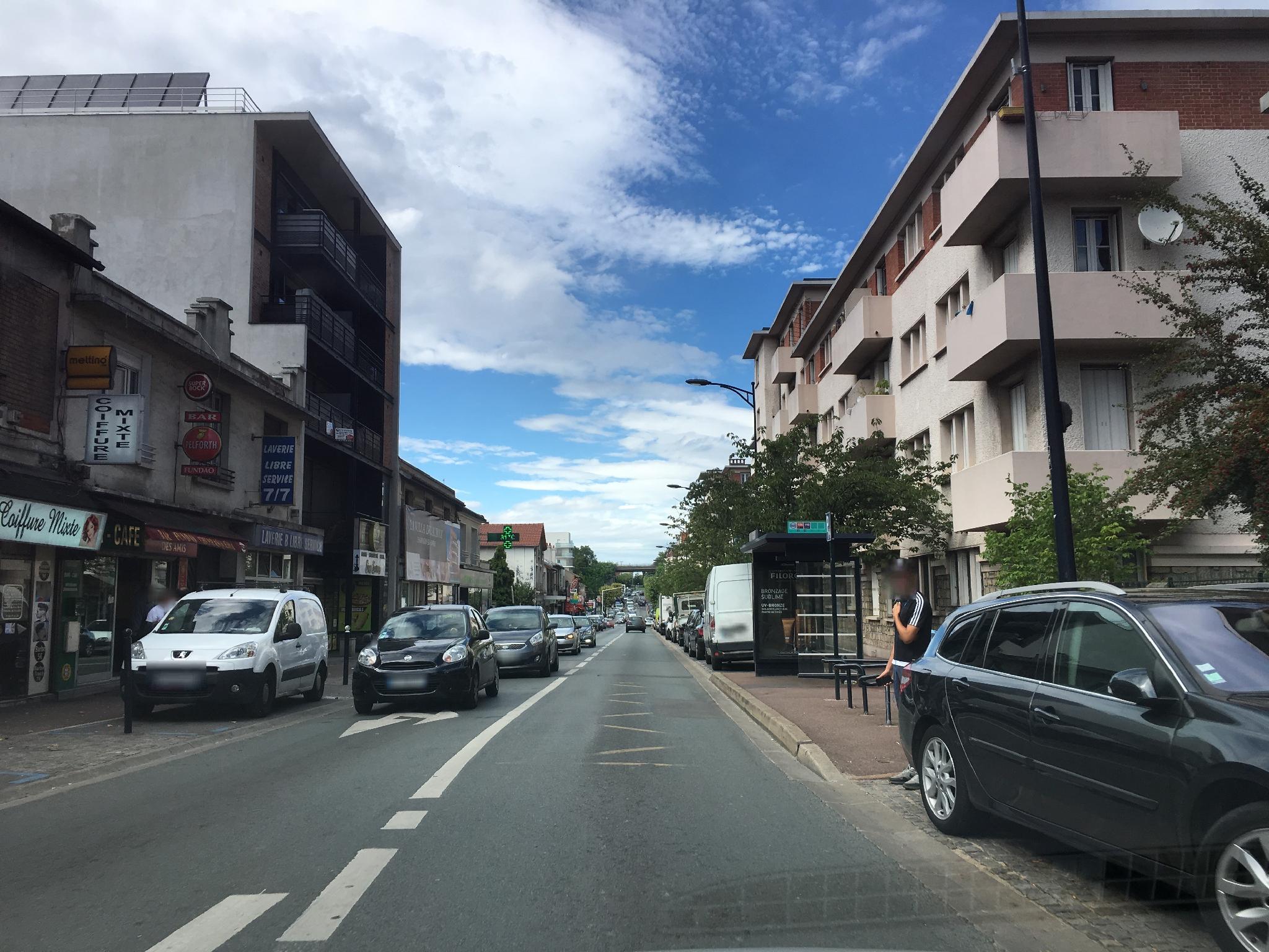 Vue de la rue à l’adresse de Master Poulet