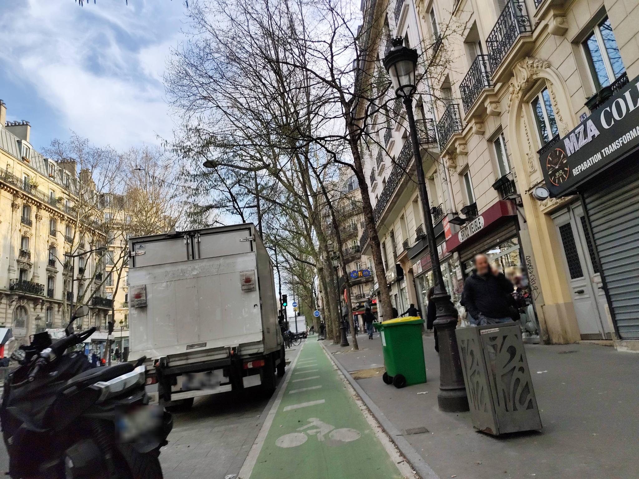 Vue de la rue à l’adresse de Bayt Ul Lahm