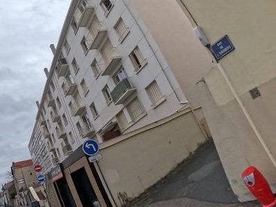 Vue de la rue à l’adresse de Al Ihsan