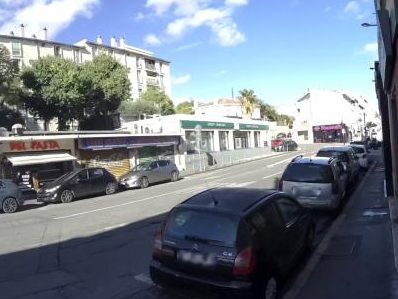Vue de la rue à l’adresse de La Grillade du Dôme