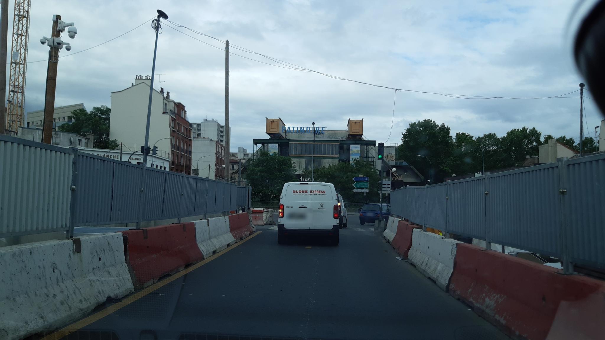 Vue de la rue à l’adresse de Master Poulet