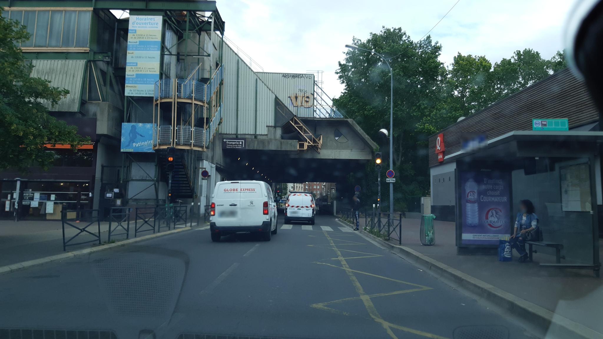 Vue de la rue à l’adresse de Burger King